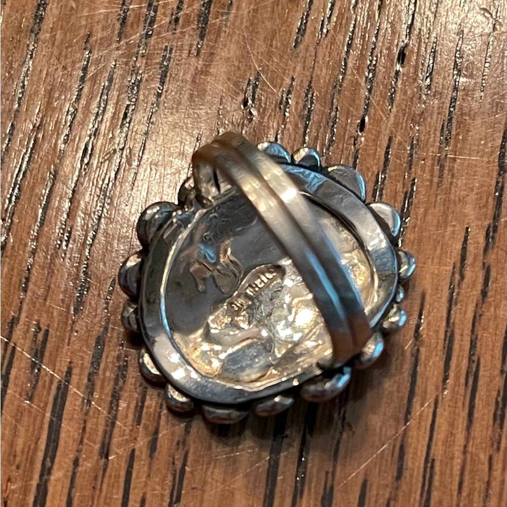 Sterling silver ring. Size 7 1/4. Signed and stamped. See photos. - Picture 4 of 5